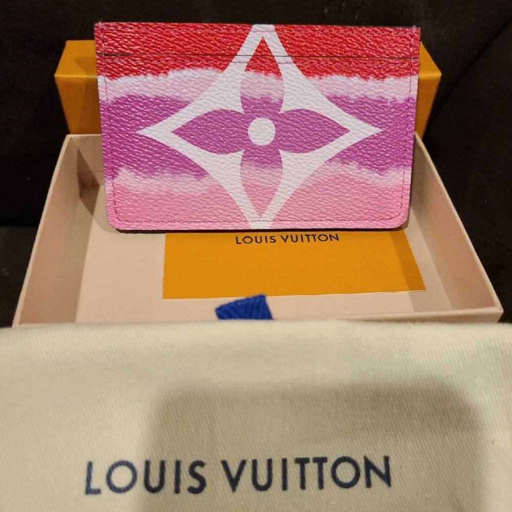Louis Vuitton card case *rare escale*